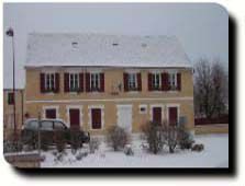 Mairie de Montigny la Resle sous la neige